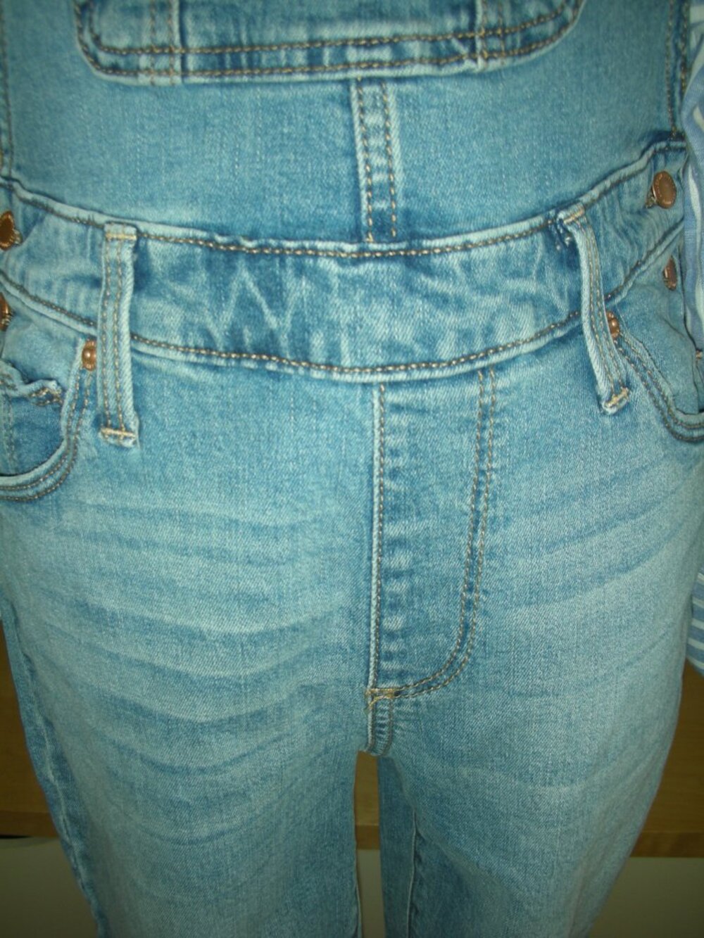 Universal Thread Denim Overalls Size 2/26R Soft Distressed Hem Adjustable Straps - Picture 5 of 10